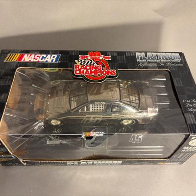 Racing Champions - Platinum Plated Precious Metal Series #45 - Issue #22P 1:24 Replica