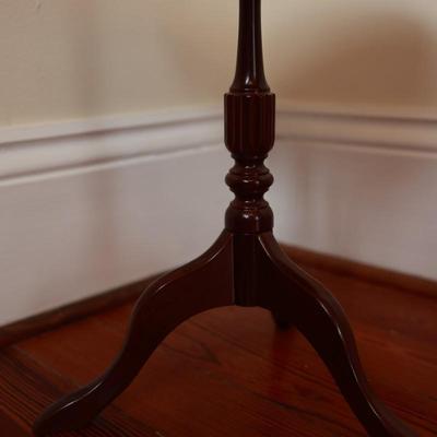 Small Bombay Company Mahogany Pedestal Table with Glass Top