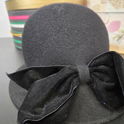 LOT 66: Variety of Ladies' Hats