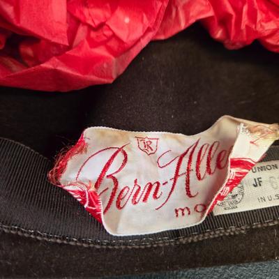 LOT 66: Variety of Ladies' Hats