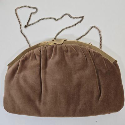 LOT 70: Antique and Vintage Evening Purses