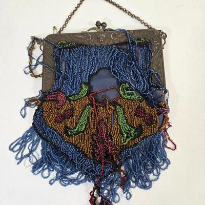 LOT 70: Antique and Vintage Evening Purses