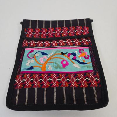 LOT 72: Vintage Purses and Change Purses
