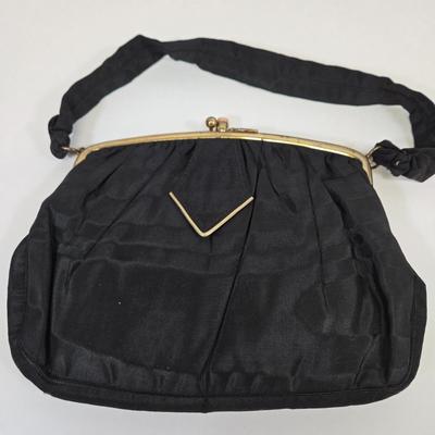 LOT 73: Ladies' Vintage Purses