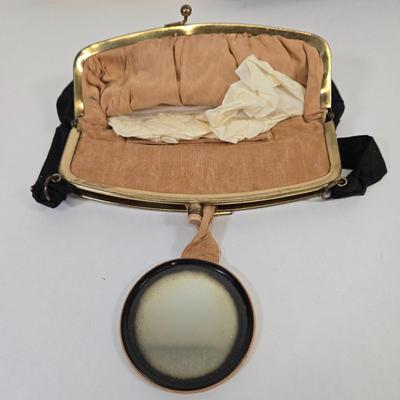 LOT 73: Ladies' Vintage Purses