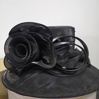 LOT 91: Ladies' Fashionable Hats