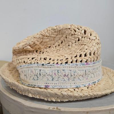 LOT 91: Ladies' Fashionable Hats