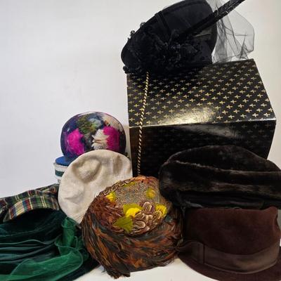 LOT 93: Variety of Vintage Ladies' Hats