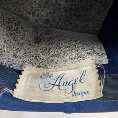 LOT 93: Variety of Vintage Ladies' Hats