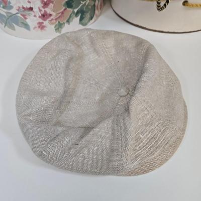 LOT 93: Variety of Vintage Ladies' Hats