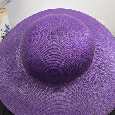 LOT 95: The Perfect Accessory for your Summer Sun Dress/ Light Weight Hats