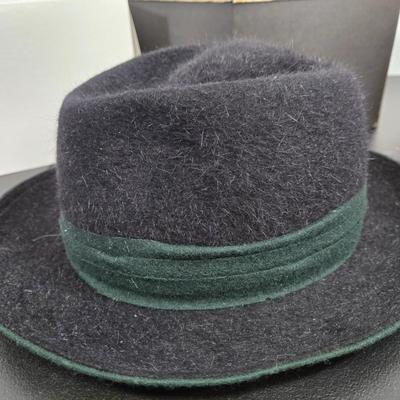 LOT 101: Multiple Ladies' Hats