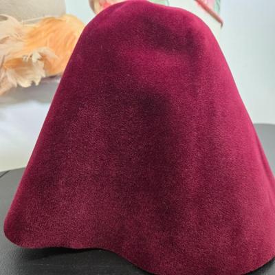LOT 101: Multiple Ladies' Hats