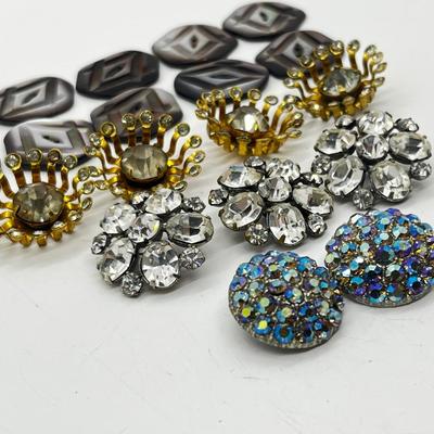 LOT 163J: Antique/ Vintage Buttons