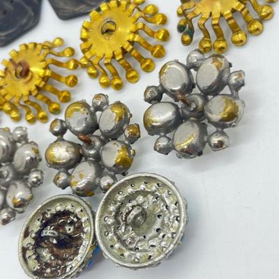LOT 163J: Antique/ Vintage Buttons