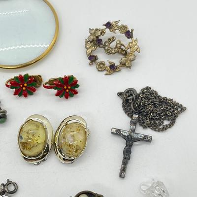 LOT 165J: Screwback and Clip-On Earrings, Pendants, Charms and More