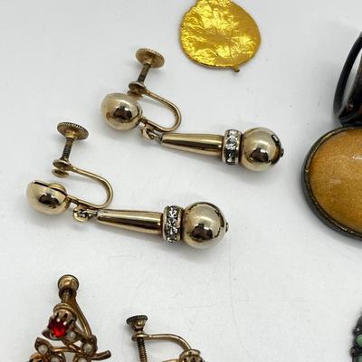 LOT 165J: Screwback and Clip-On Earrings, Pendants, Charms and More