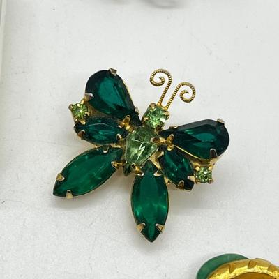 LOT 172J: Vintage Brooches and More
