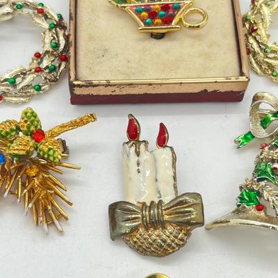 LOT 176J: Vintage Christmas Brooch Lot