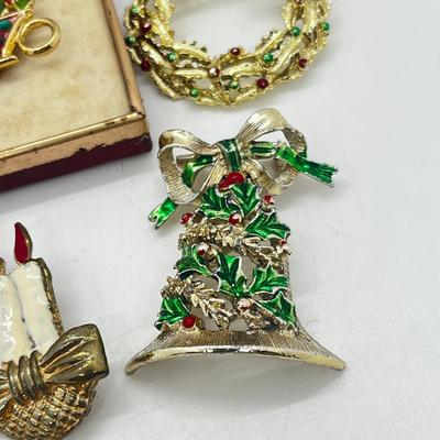 LOT 176J: Vintage Christmas Brooch Lot
