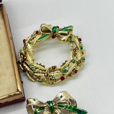 LOT 176J: Vintage Christmas Brooch Lot