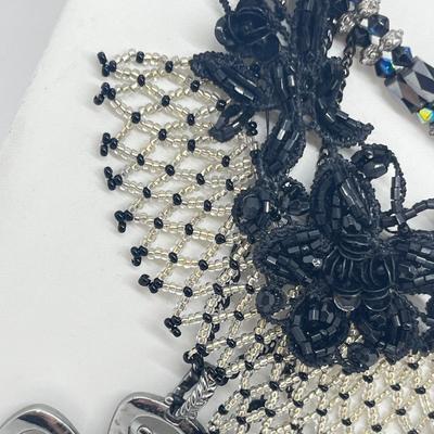 LOT: 180J: Vintage Seed Beaded Necklace, Black Lace Bead Necklace, Shoe Clips and More