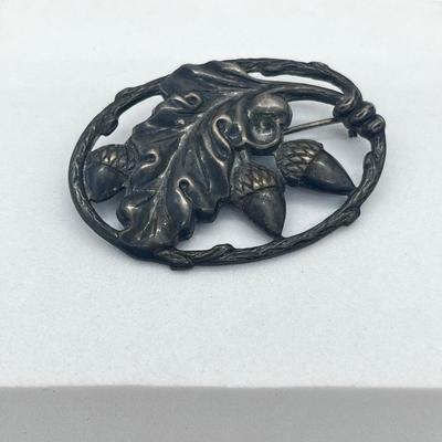 LOT 185J: Vintage Sterling Brooch - 10.8 Grams