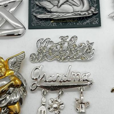LOT 187J: Vintage Brooches: Monet, Avon, JJ, Buds and Bloom and More