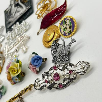 LOT 187J: Vintage Brooches: Monet, Avon, JJ, Buds and Bloom and More