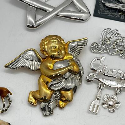 LOT 187J: Vintage Brooches: Monet, Avon, JJ, Buds and Bloom and More