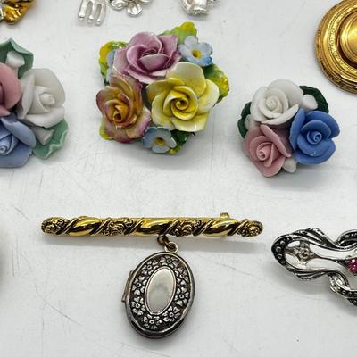 LOT 187J: Vintage Brooches: Monet, Avon, JJ, Buds and Bloom and More