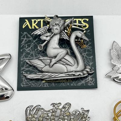 LOT 187J: Vintage Brooches: Monet, Avon, JJ, Buds and Bloom and More