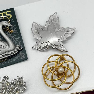 LOT 187J: Vintage Brooches: Monet, Avon, JJ, Buds and Bloom and More