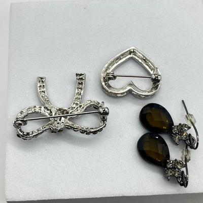 LOT 188J: Beautiful Costume Necklaces: Lia Sophia, Sarah Coventry and More