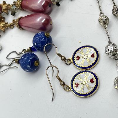 LOT 194J: Lot of Vintage Pierced Earrings: Avon, Liz Claiborne and More