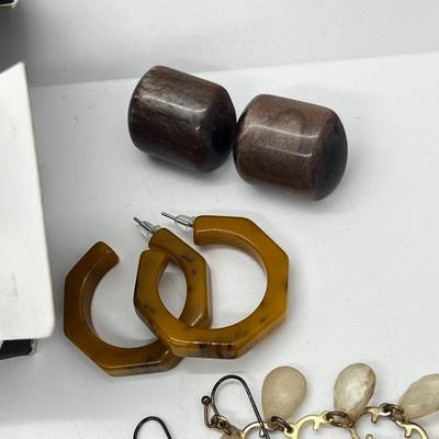 LOT 194J: Lot of Vintage Pierced Earrings: Avon, Liz Claiborne and More