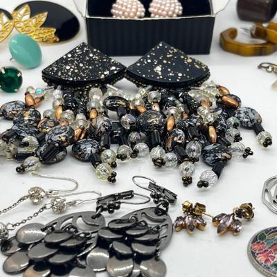LOT 194J: Lot of Vintage Pierced Earrings: Avon, Liz Claiborne and More