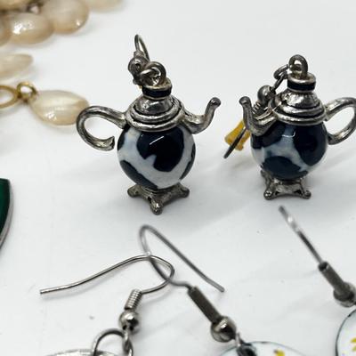 LOT 194J: Lot of Vintage Pierced Earrings: Avon, Liz Claiborne and More