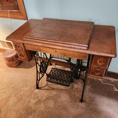 Antique Singer Treadle Sewing Machine Working Condition