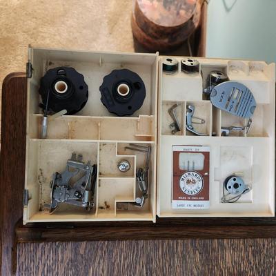 Singer 401A Sewing Machine