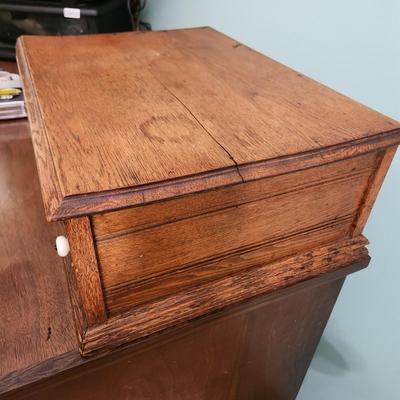Clarks O.N.T. Spool 2 Drawer Spool Cabinet with Contents shown