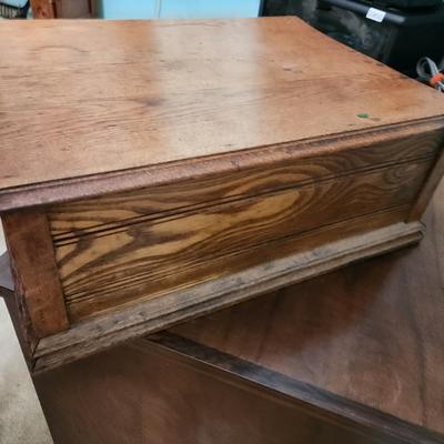 Clarks O.N.T. Spool 2 Drawer Spool Cabinet with Contents shown