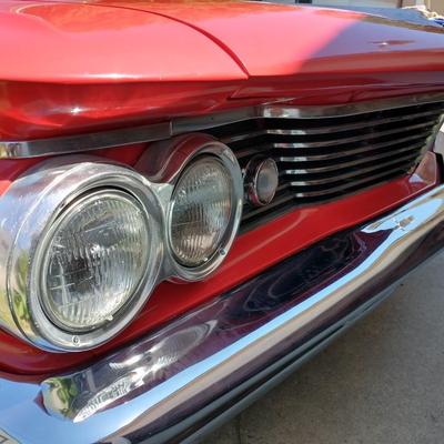 1960 Pontiac Bonneville Convertible – Classic American Cruiser