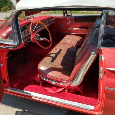 1960 Pontiac Bonneville Convertible – Classic American Cruiser