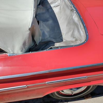 1960 Pontiac Bonneville Convertible – Classic American Cruiser
