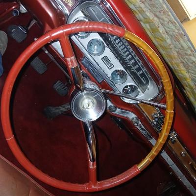 1960 Pontiac Bonneville Convertible – Classic American Cruiser