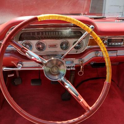 1960 Pontiac Bonneville Convertible – Classic American Cruiser