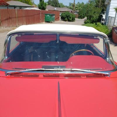 1960 Pontiac Bonneville Convertible – Classic American Cruiser