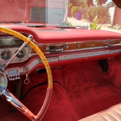1960 Pontiac Bonneville Convertible – Classic American Cruiser