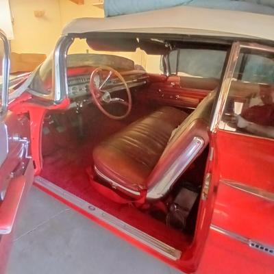 1960 Pontiac Bonneville Convertible – Classic American Cruiser